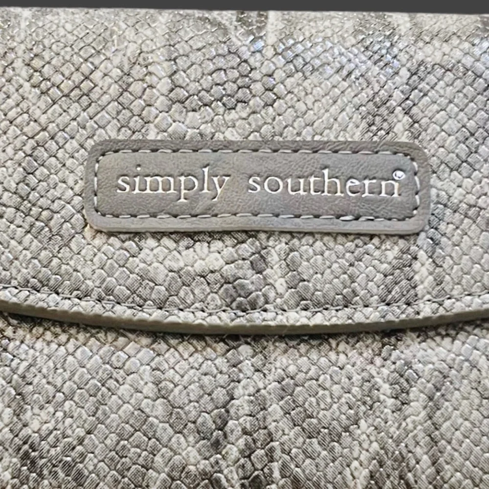 Simply Southern Gray Snake Skin Faux Leather Wallet NWT